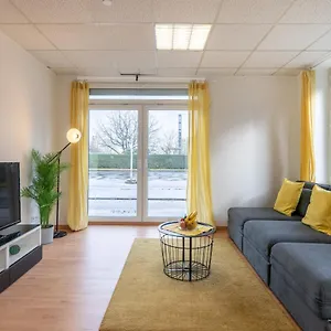 Beautiful For 9 With 2 Bedroom & Cosy Kitchen Apartment